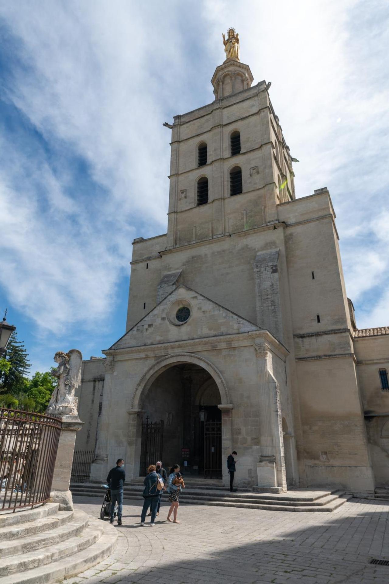 شقة Bien D'Exception En Face Du Palais Des Papes أفينيون المظهر الخارجي الصورة
